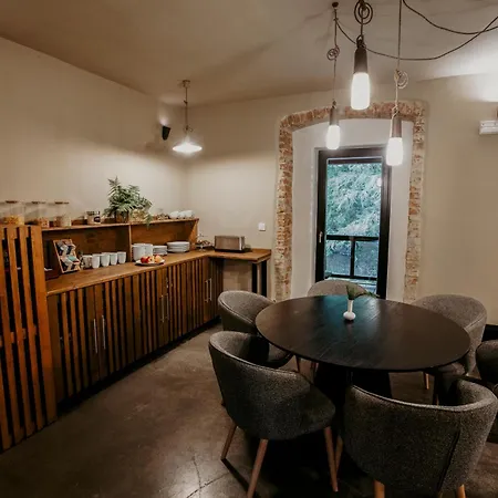 Casa de hóspedes Mezi Lesy 3*